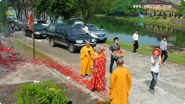 清明重阳节日洒净仪式